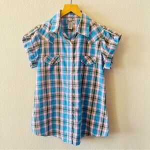 Wrangler Blue and Pink Button Down Shirt Classic Plaid Design